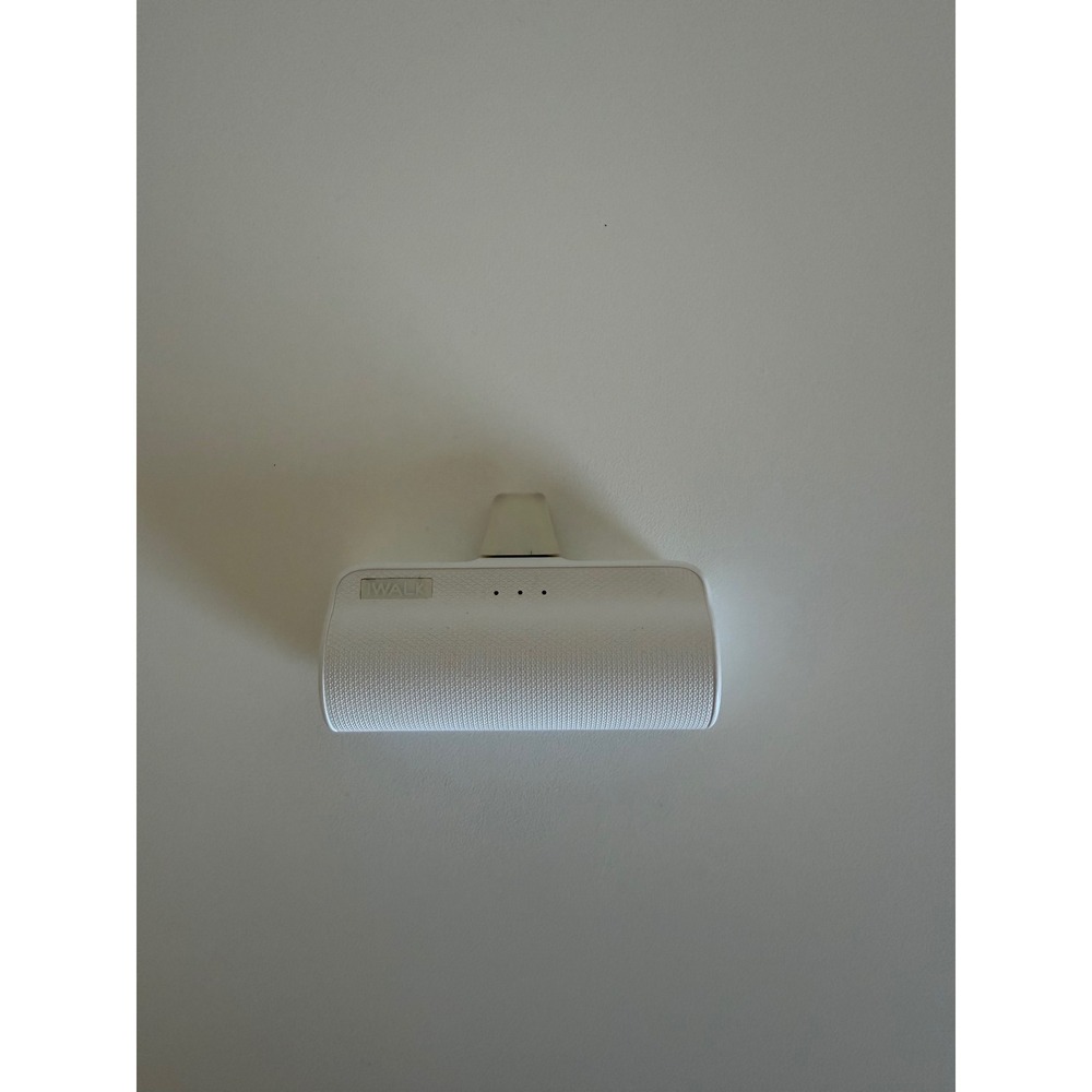 iWalk LinkPod Portable Power Bank White Cordless Mini Battery Pack Charger